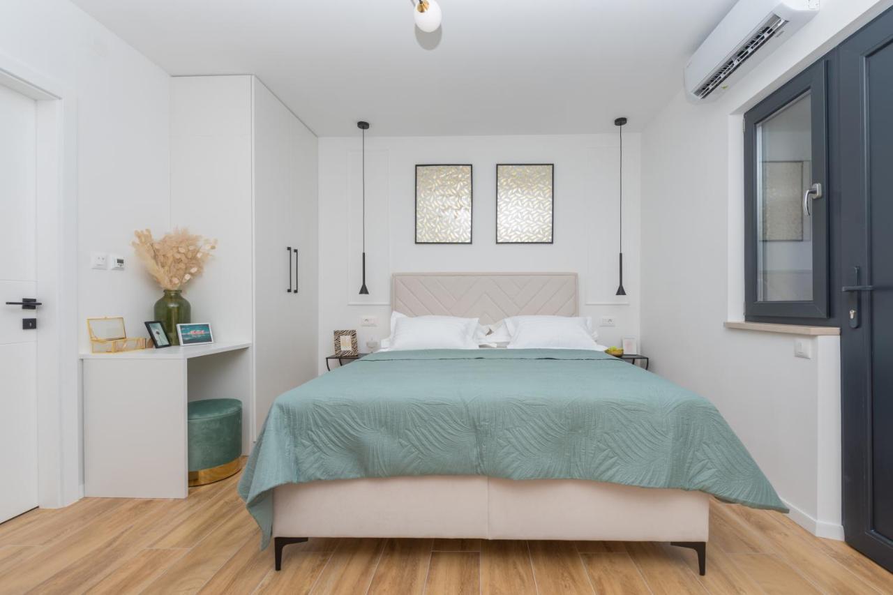 Studio Apartment Bianco, Near Beach, Free Parking, Wi-Fi Makarska Eksteriør bilde