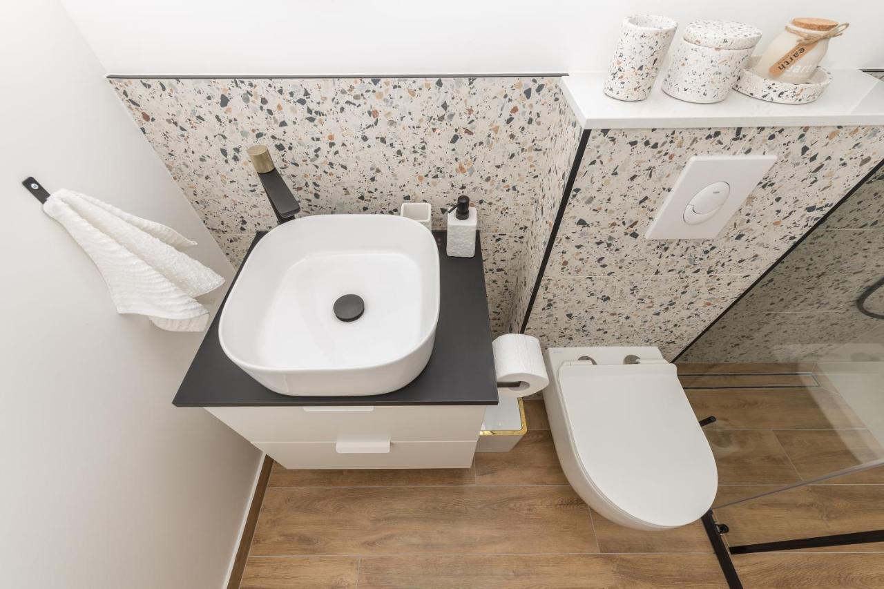 Studio Apartment Bianco, Near Beach, Free Parking, Wi-Fi Makarska Eksteriør bilde