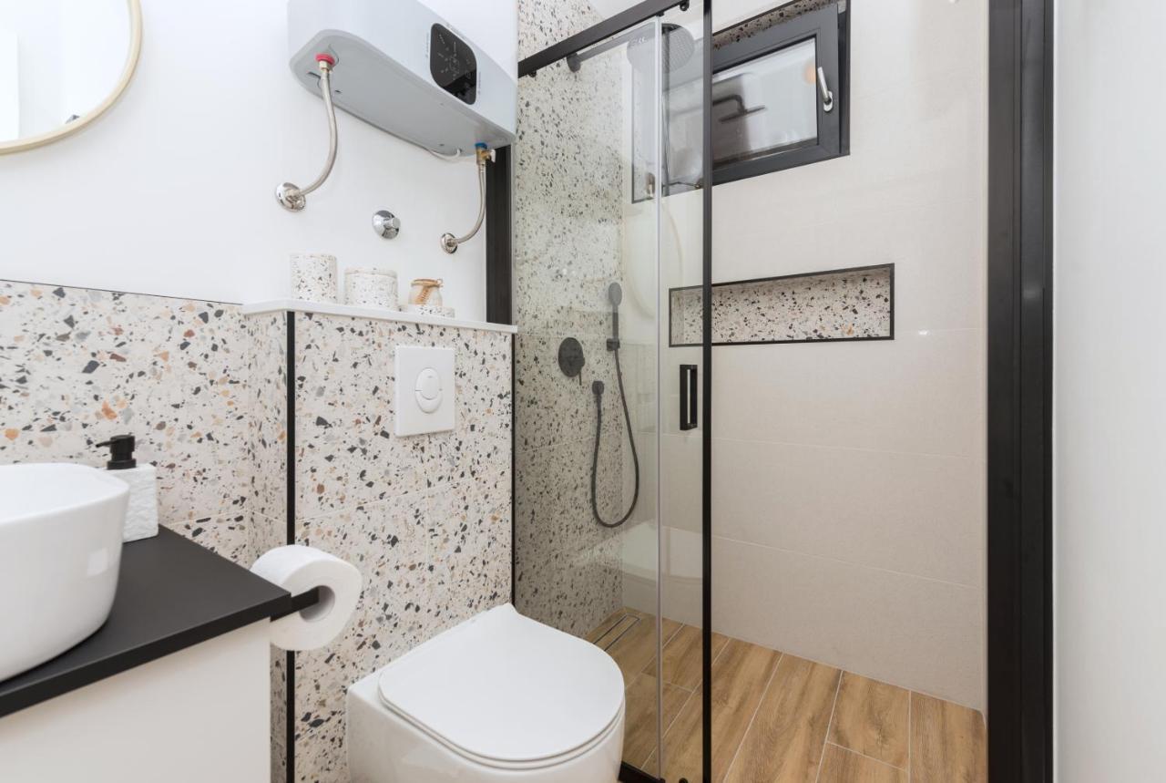 Studio Apartment Bianco, Near Beach, Free Parking, Wi-Fi Makarska Eksteriør bilde