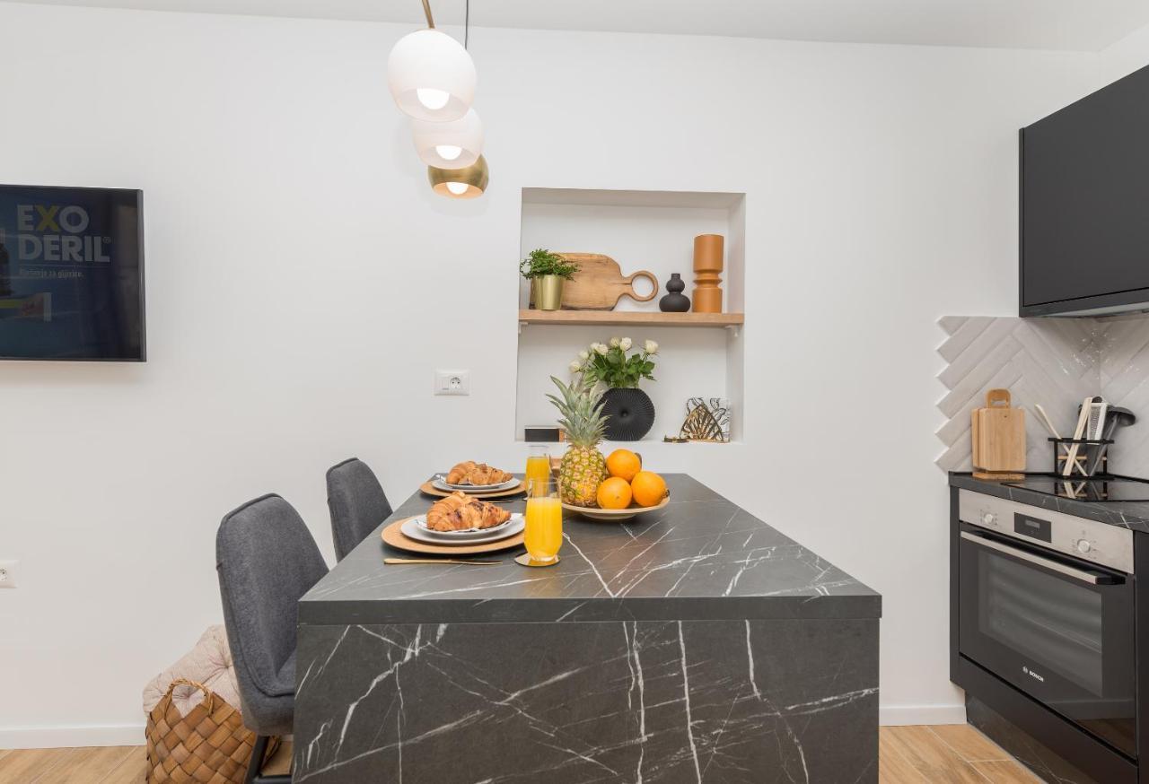 Studio Apartment Bianco, Near Beach, Free Parking, Wi-Fi Makarska Eksteriør bilde