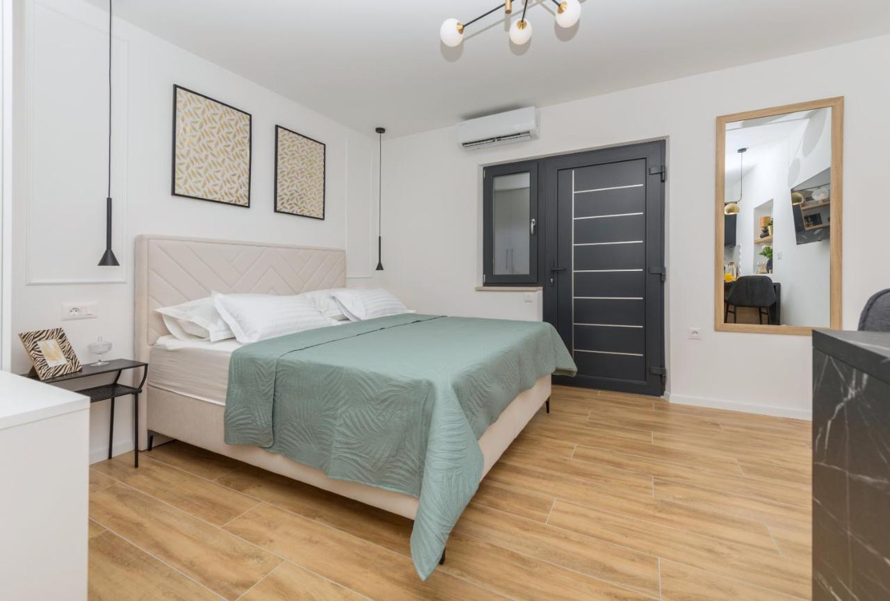 Studio Apartment Bianco, Near Beach, Free Parking, Wi-Fi Makarska Eksteriør bilde